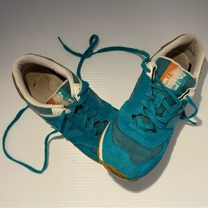 New Balance Turquoise 574 Core Sneakers Retro Design